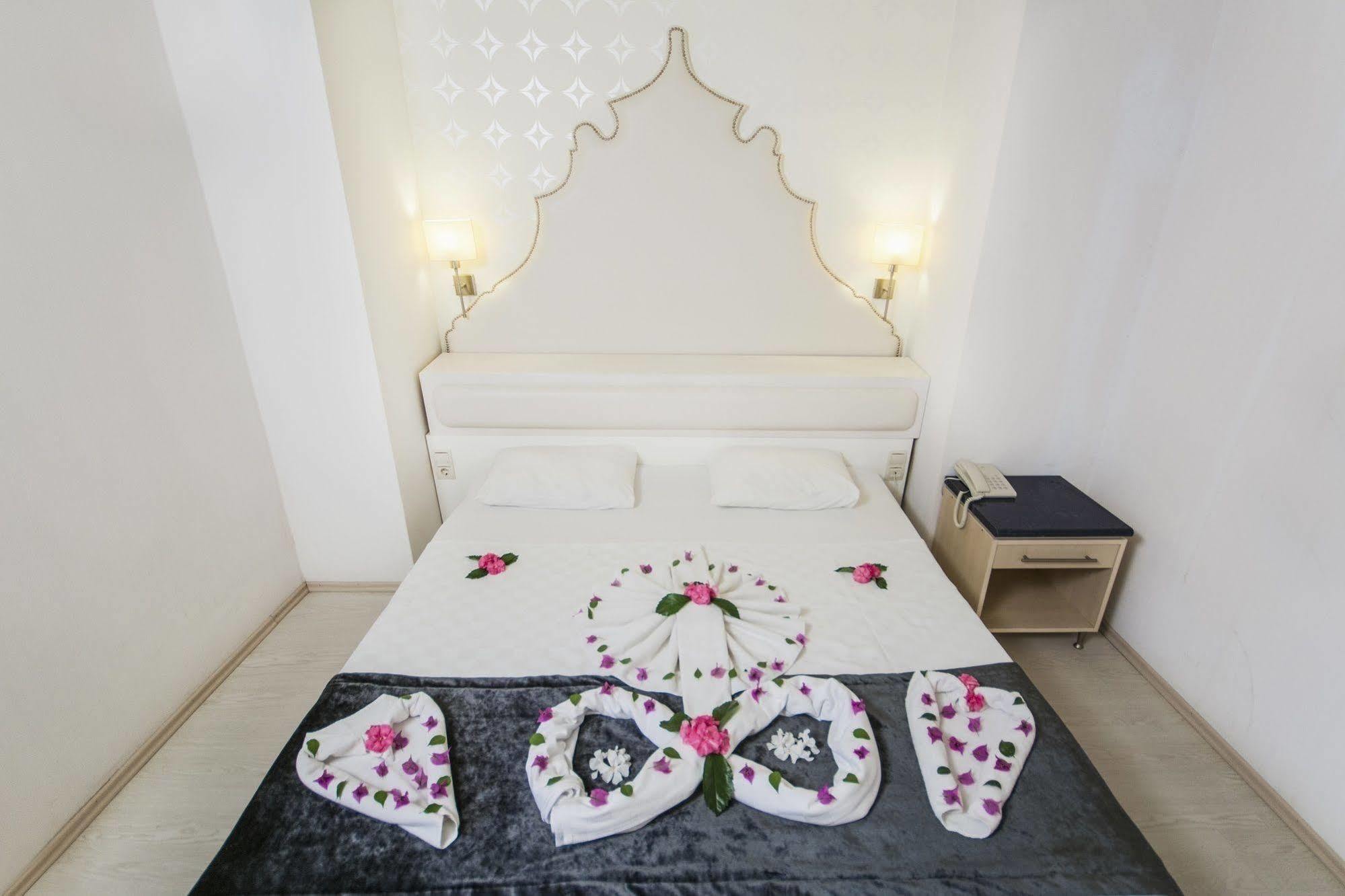 Mersoy Bellavista Suites (Adults Only) İçmeler Exterior photo