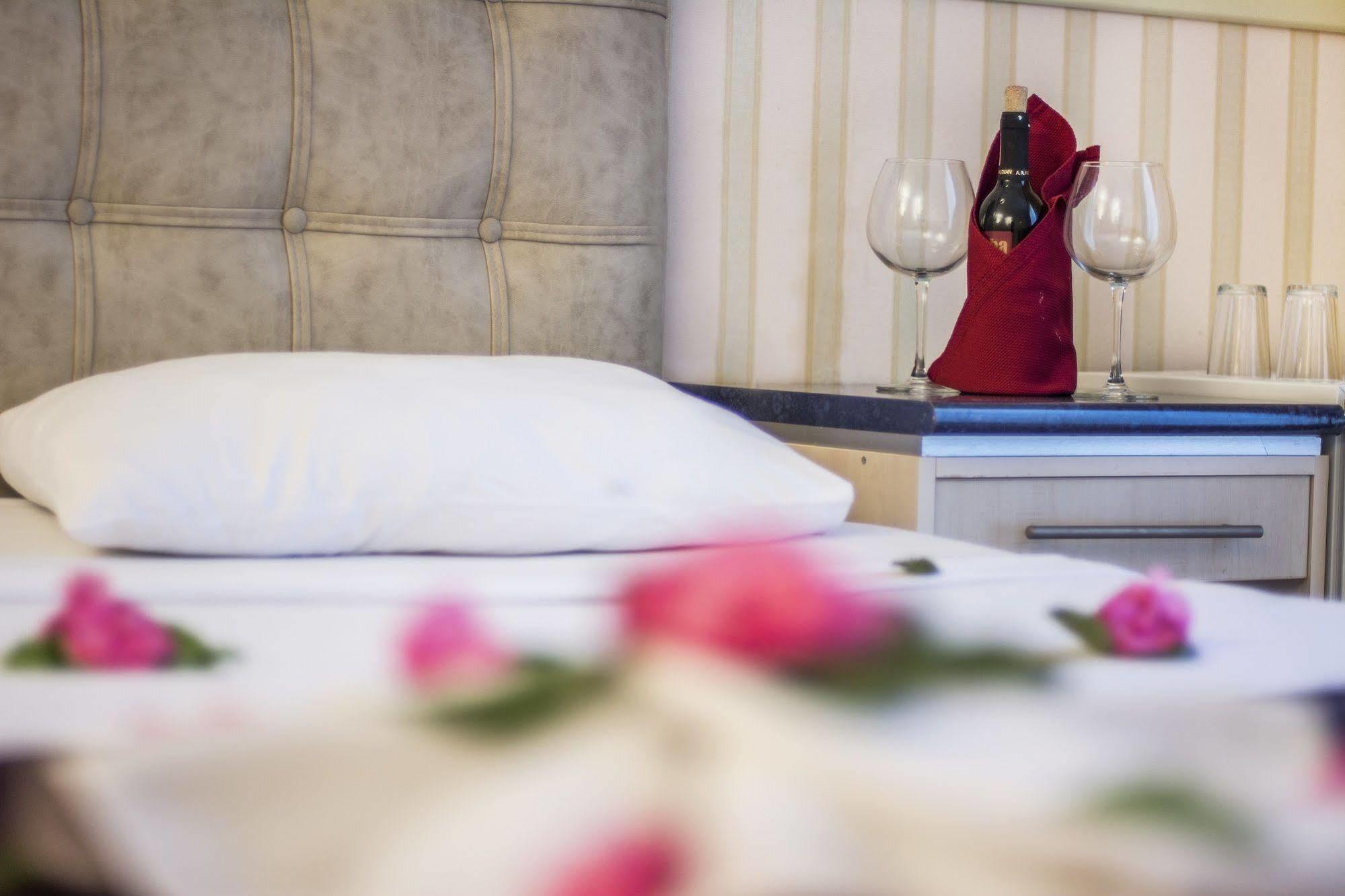 Mersoy Bellavista Suites (Adults Only) İçmeler Exterior photo